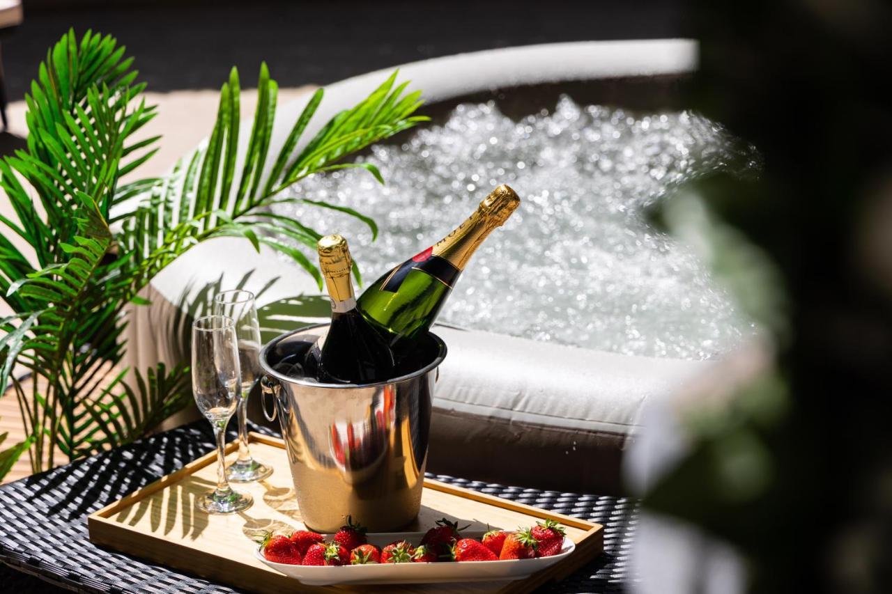 Oasis Luxury Apartment With Terrarce And Jacuzzi 斯普利特 外观 照片