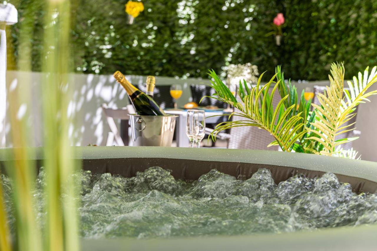 Oasis Luxury Apartment With Terrarce And Jacuzzi 斯普利特 外观 照片